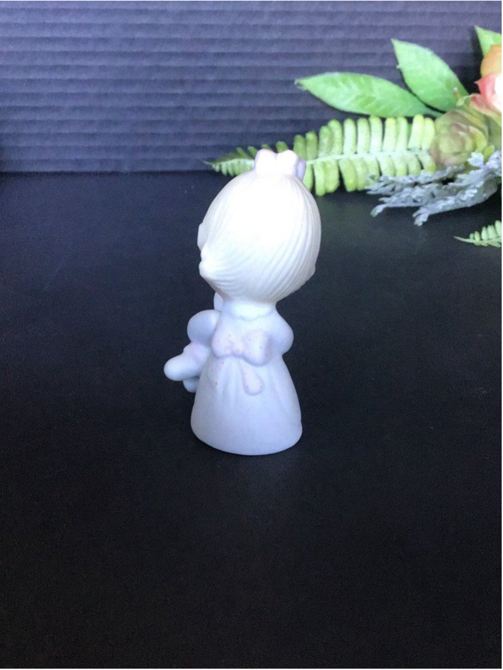 Precious Moments “Jesus Loves me” figurine - Picture 3 of 5